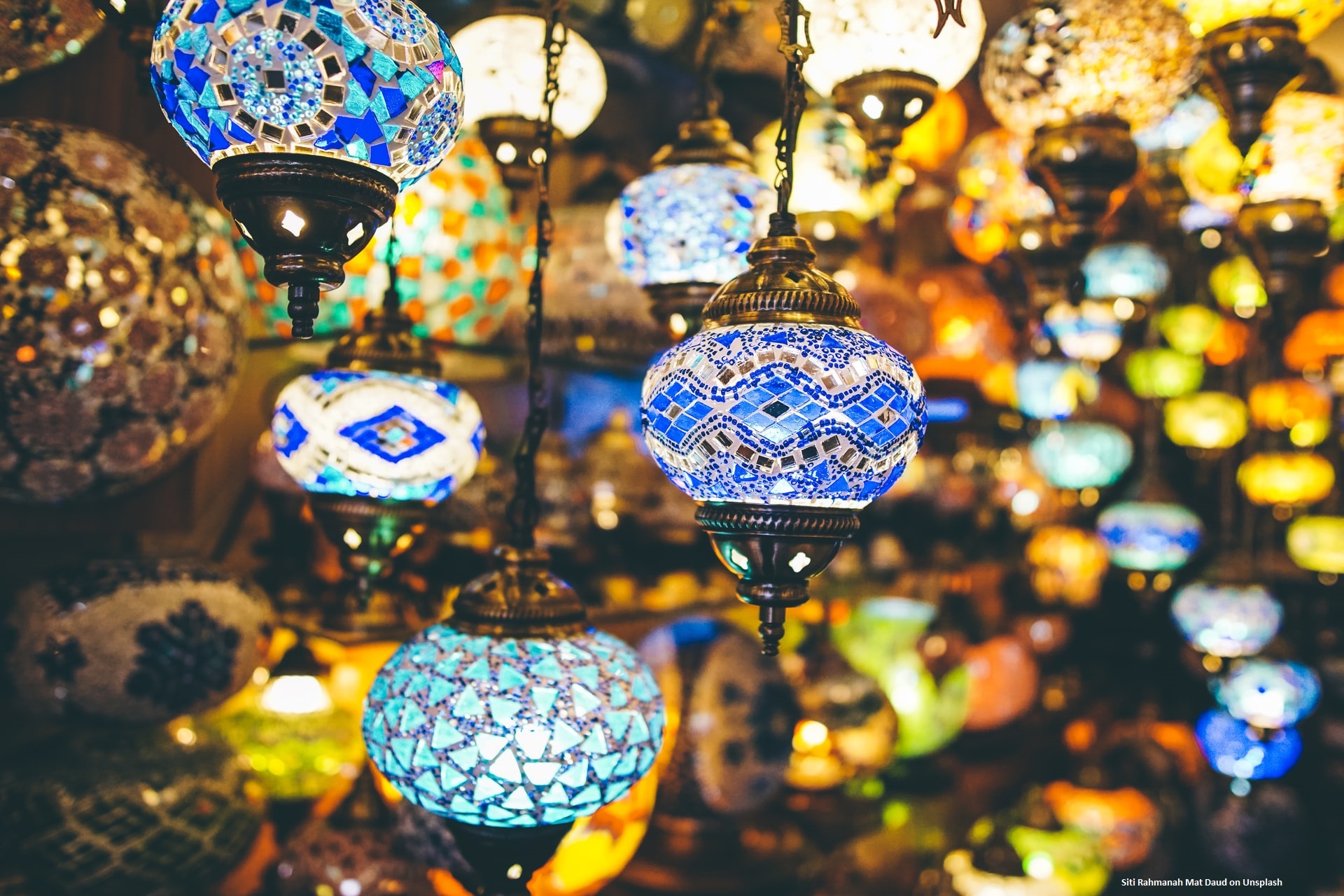 /storage/images/Praying-mosque-background.jpg