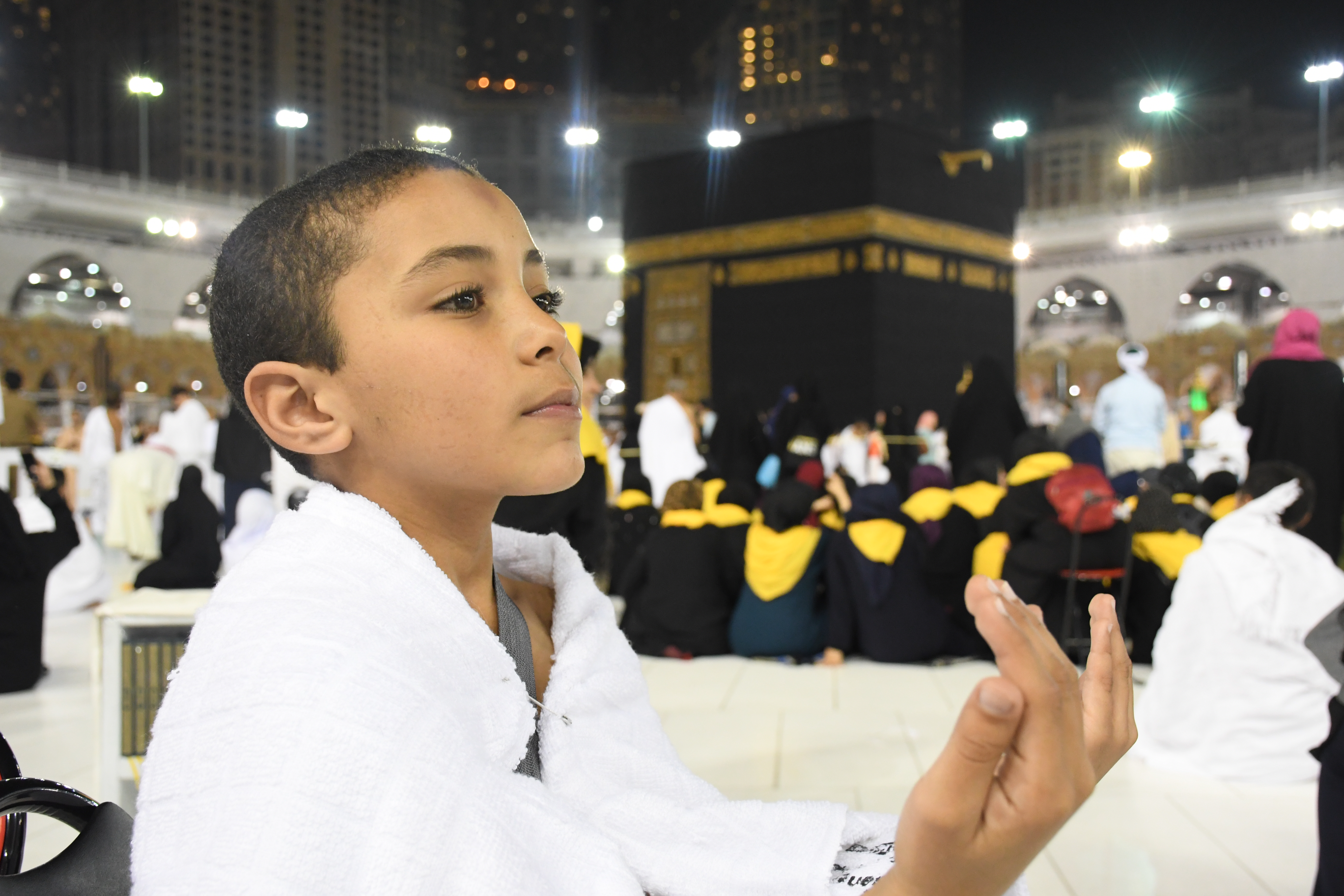 /storage/images/Praying-mosque-background.jpg