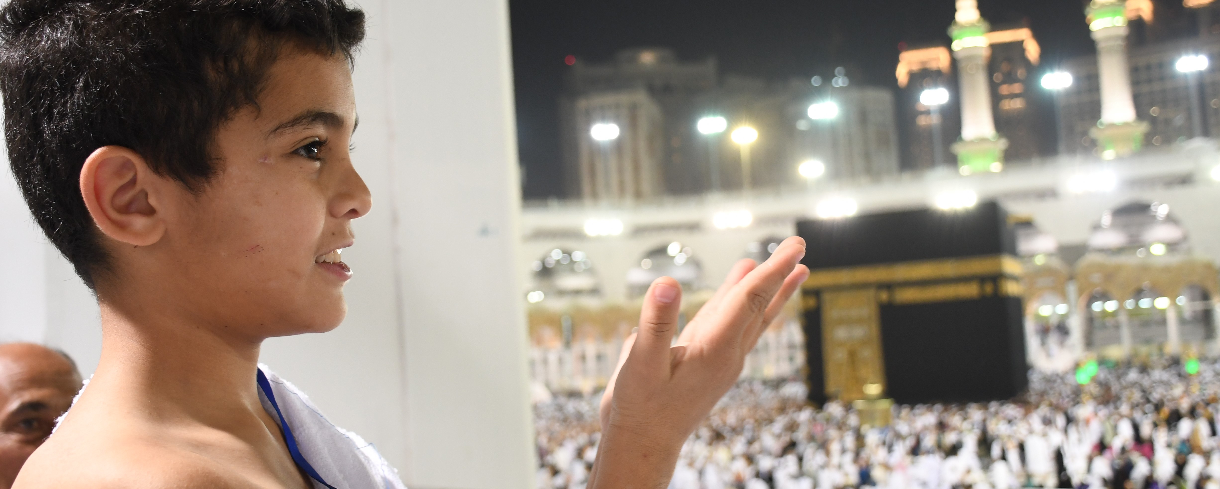 /storage/images/Praying-mosque-background.jpg
