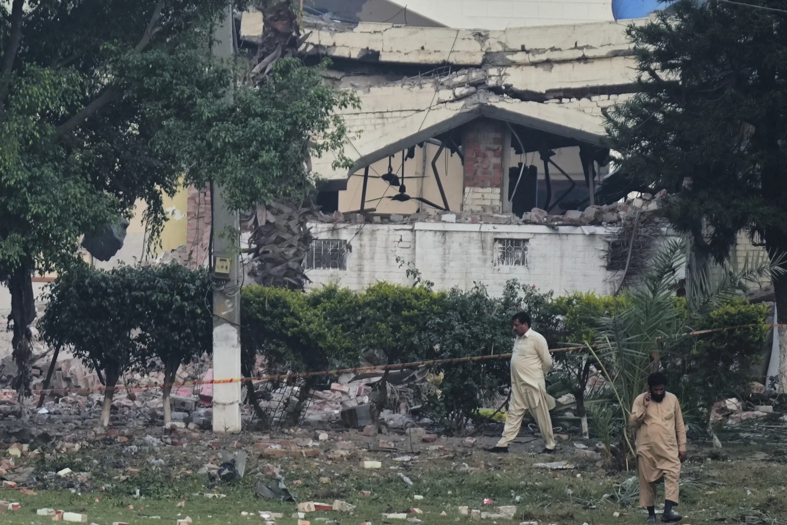 /storage/uploads/pakistan%20emergency.jpg